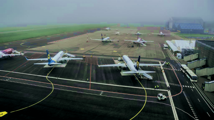 De internationale luchthaven van Kaunas