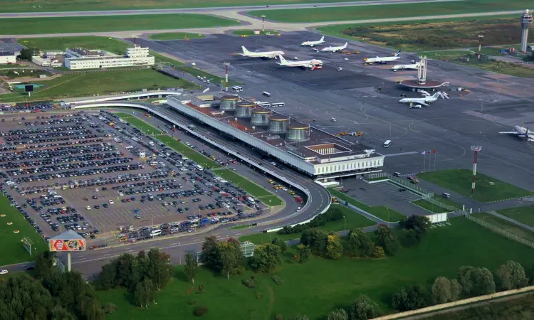 Luchthaven Poelkovo