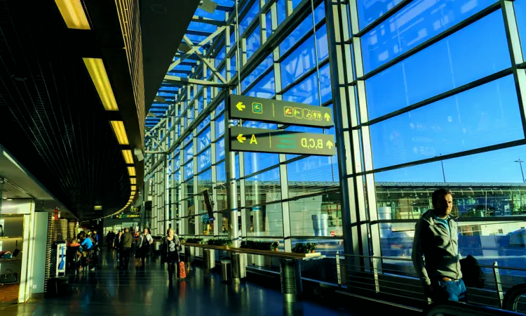 De internationale luchthaven van Riga